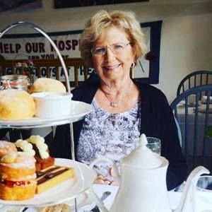 Meet your Posher, Evelyn